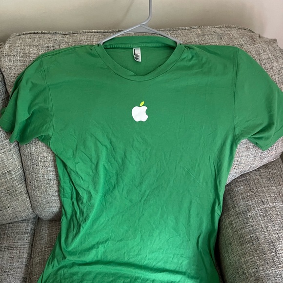 Apple earth day tee - Picture 2 of 2